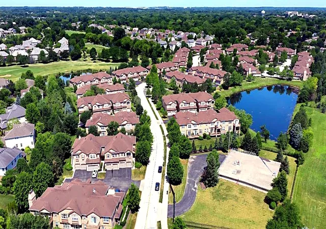 Photo 21 of Townhouse for sale at 1819 Crenshaw Cir, Vernon Hills, IL 60061 | MLS# 12776110 | Listing updated on 2026-10-14