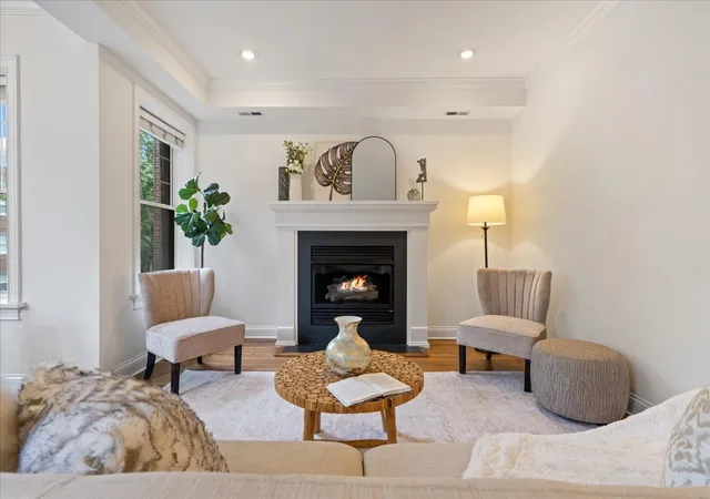 Photo 2 of Condo for sale at 6454 N Bosworth Ave #2A, Chicago, IL 60626 | MLS# 12776117 | Listing updated on 2026-10-07