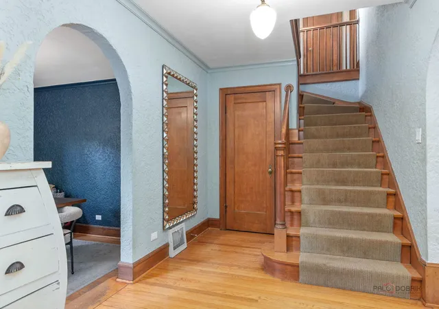 Photo 2 of Single family home for sale at 325 Oakland Dr, Highland Park, IL 60035 | MLS# 12776118 | Listing updated on 2026-10-21