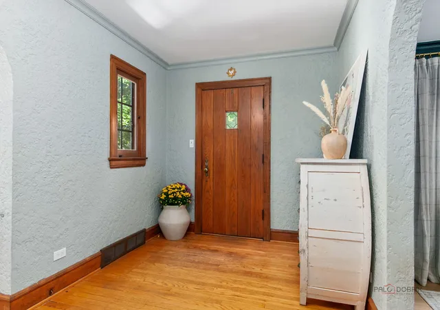 Photo 3 of Single family home for sale at 325 Oakland Dr, Highland Park, IL 60035 | MLS# 12776118 | Listing updated on 2026-10-21