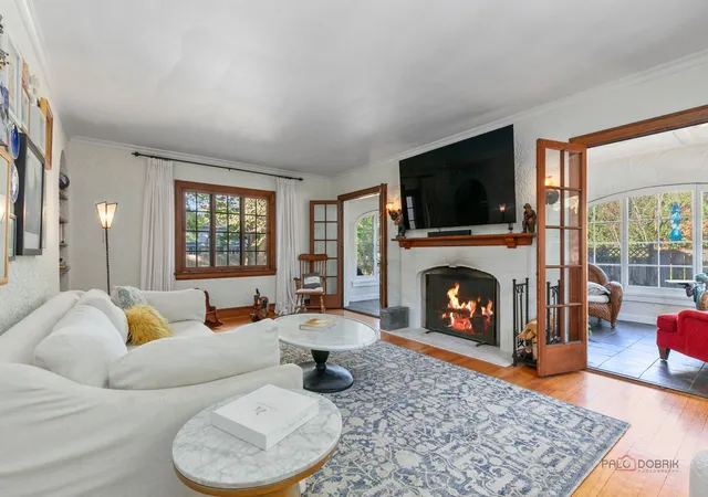 Photo 3 of Single family home for sale at 325 Oakland Dr, Highland Park, IL 60035 | MLS# 12776118 | Listing updated on 2026-10-21