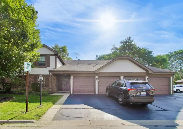 Photo 1 of Townhouse for sale at 265 Wilmette Ct #B1, Schaumburg, IL 60193 | MLS# 12776121 | Listing updated on 2026-10-06