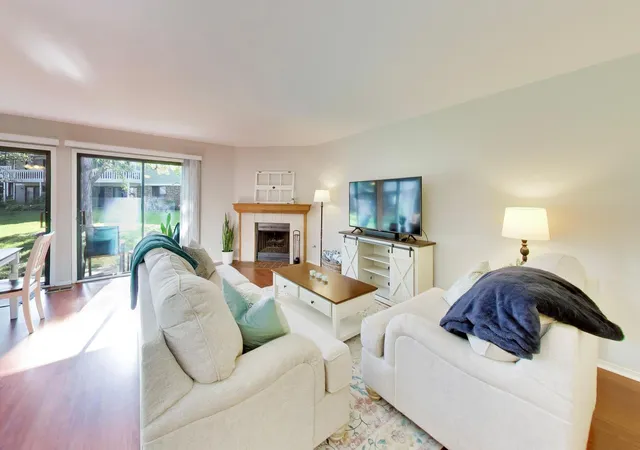 Photo 2 of Townhouse for sale at 265 Wilmette Ct #B1, Schaumburg, IL 60193 | MLS# 12776121 | Listing updated on 2026-10-06