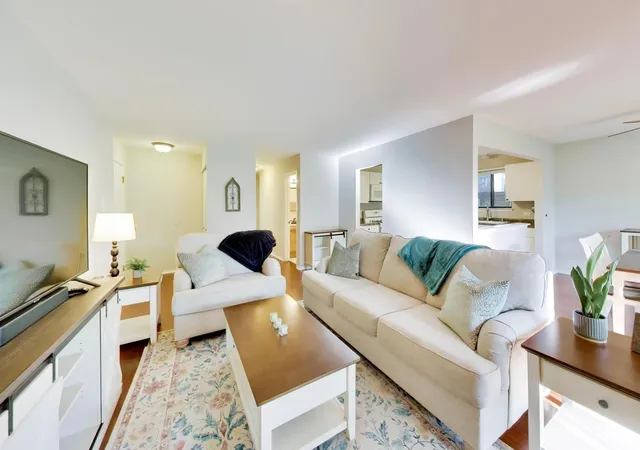 Photo 3 of Townhouse for sale at 265 Wilmette Ct #B1, Schaumburg, IL 60193 | MLS# 12776121 | Listing updated on 2026-10-06