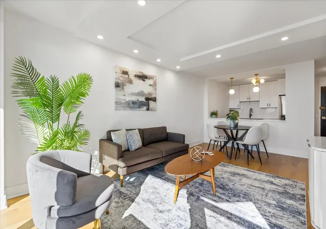 Photo 2 of Condo for sale at 1560 N Sandburg Ter #4003J, Chicago, IL 60610 | MLS# 12776122 | Listing updated on 2026-10-06