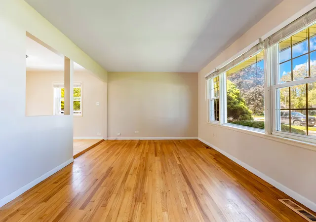 Photo 3 of Single family home for sale at 6439 W 81st Place, Burbank, IL 60459 | MLS# 12776147 | Listing updated on 2026-10-05