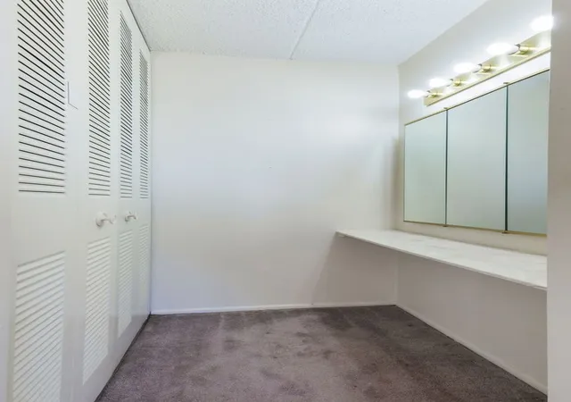 Photo 4 of Condo for sale at 9098 W Terrace Dr #6E, Niles, IL 60714 | MLS# 12776150 | Listing updated on 2026-10-20
