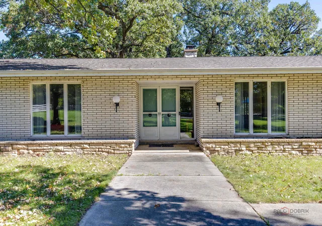 Photo 2 of Single family home for sale at 32841 N Fish Lake Rd, Round Lake, IL 60073 | MLS# 12776151 | Listing updated on 2026-10-07