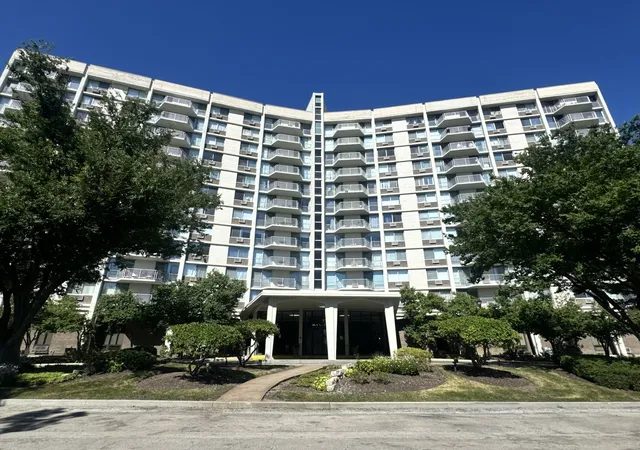 Photo 1 of Condo for sale at 20 N Tower Rd #10M, Oak Brook, IL 60523 | MLS# 12776158 | Listing updated on 2026-10-03