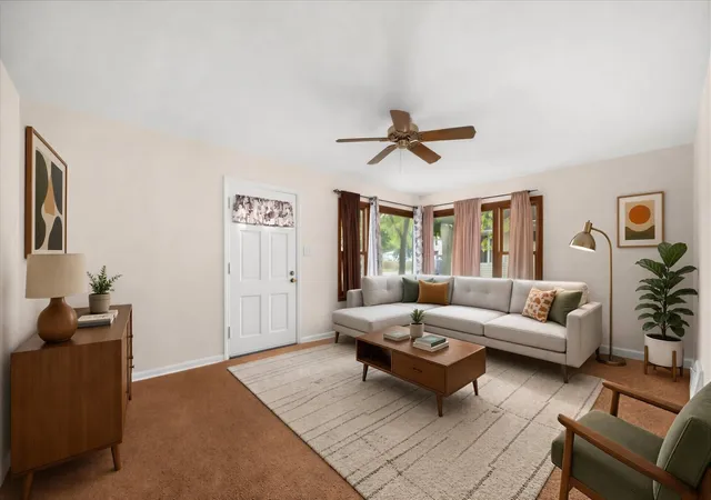 Photo 1 of Single family home for sale at 843 Spruce St, Aurora, IL 60506 | MLS# 12776178 | Listing updated on 2026-10-28