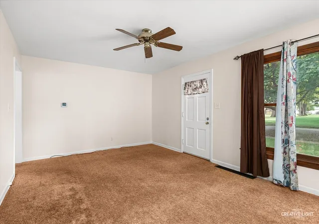 Photo 4 of Single family home for sale at 843 Spruce St, Aurora, IL 60506 | MLS# 12776178 | Listing updated on 2026-10-28