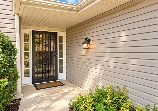 Photo 2 of Single family home for sale at 129 Newport Dr, Bolingbrook, IL 60440 | MLS# 12776184 | Listing updated on 2026-10-06