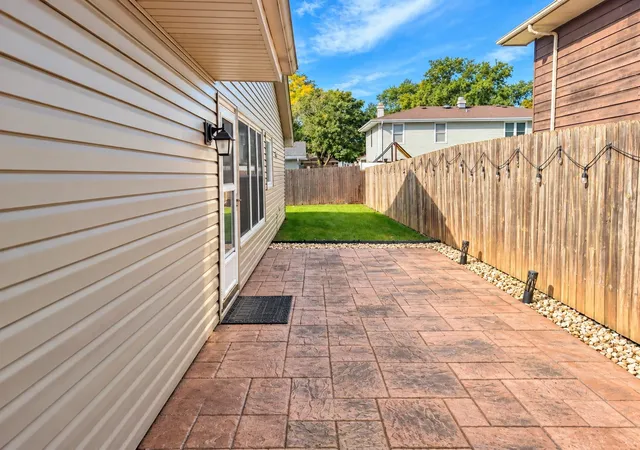 Photo 4 of Single family home for sale at 129 Newport Dr, Bolingbrook, IL 60440 | MLS# 12776184 | Listing updated on 2026-10-06