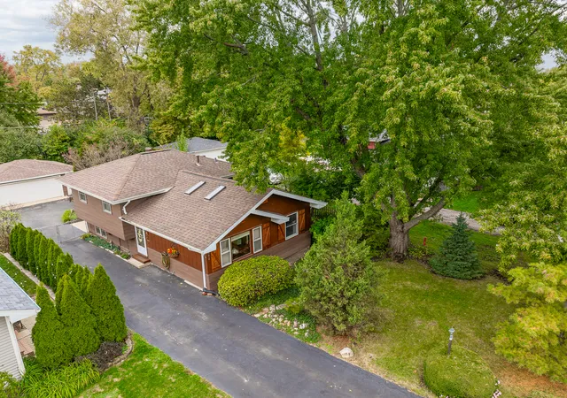 Photo 1 of Single family home for sale at 3902 N Adams St, Westmont, IL 60559 | MLS# 12776185 | Listing updated on 2026-10-23