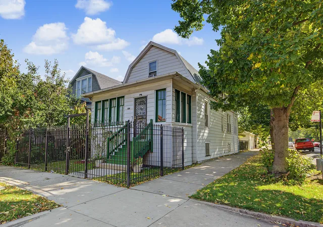 Photo 3 of Single family home for sale at 5057 W Superior St, Chicago, IL 60644 | MLS# 12776187 | Listing updated on 2026-10-10
