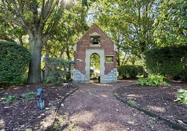Photo 3 of Townhouse for sale at 9243 Cloister Ct, Frankfort, IL 60423 | MLS# 12776202 | Listing updated on 2026-10-08