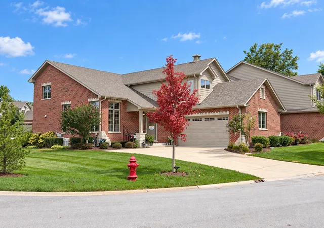 Photo 4 of Townhouse for sale at 9243 Cloister Ct, Frankfort, IL 60423 | MLS# 12776202 | Listing updated on 2026-10-08