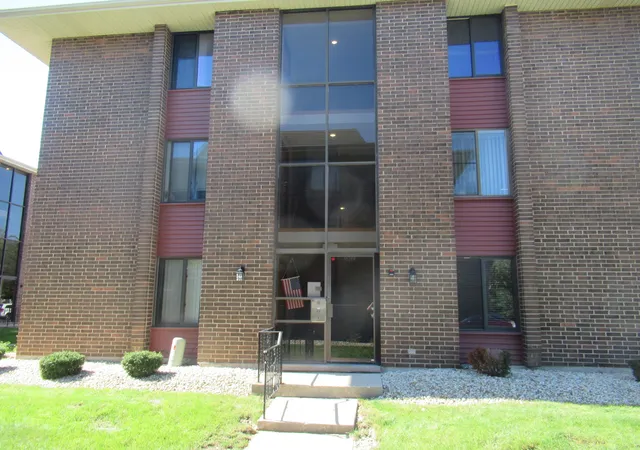 Photo 1 of Condo for sale at 15700 Terrace Dr #1, Oak Forest, IL 60452 | MLS# 12776235 | Listing updated on 2026-10-03