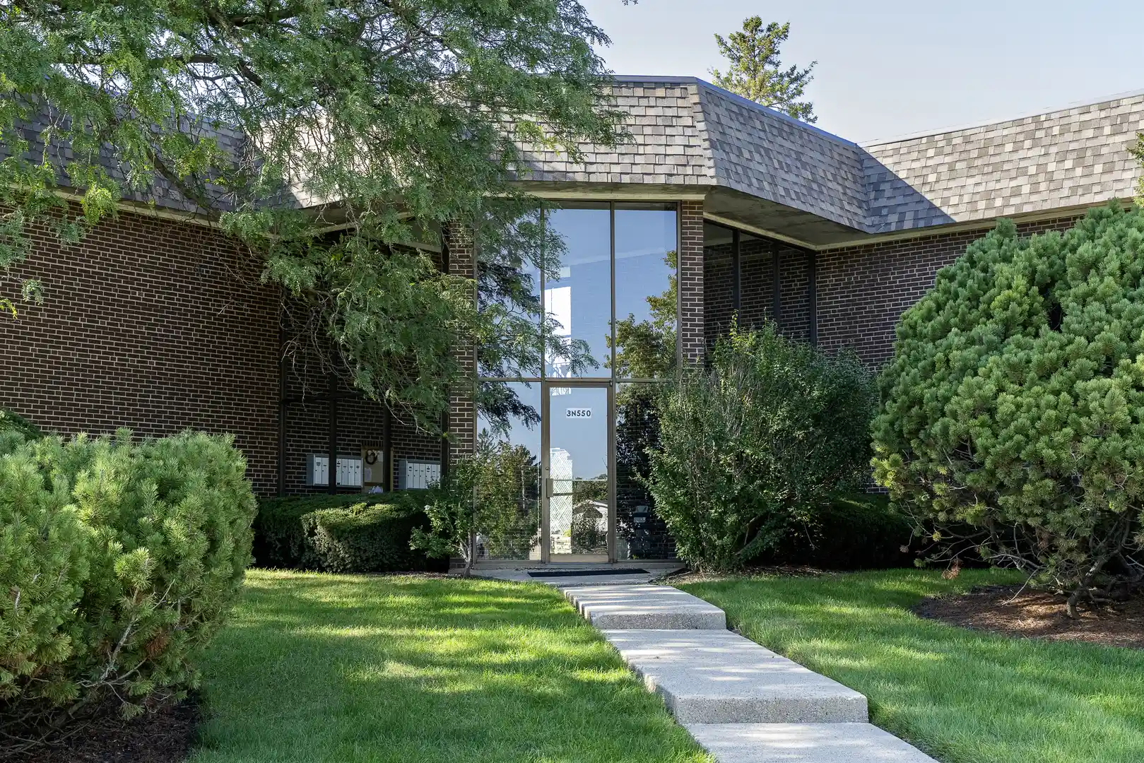 Listing Photo 1 - Condo for sale in 3N550 Crown Rd located at 3N550 Crown Rd, Elmhurst, IL 60126 - Unit 3n550 Crown Rd
