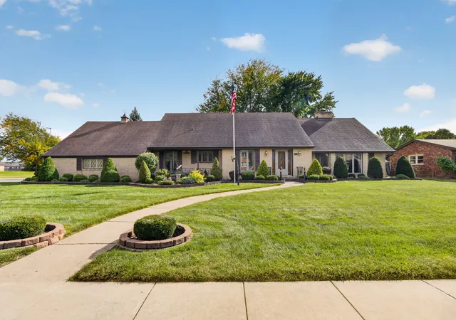 Photo 2 of Single family home for sale at 216 E Mcconaughy Ave, Rochelle, IL 61068 | MLS# 12776253 | Listing updated on 2026-10-03