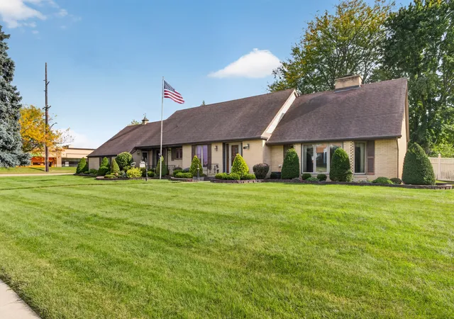 Photo 3 of Single family home for sale at 216 E Mcconaughy Ave, Rochelle, IL 61068 | MLS# 12776253 | Listing updated on 2026-10-03