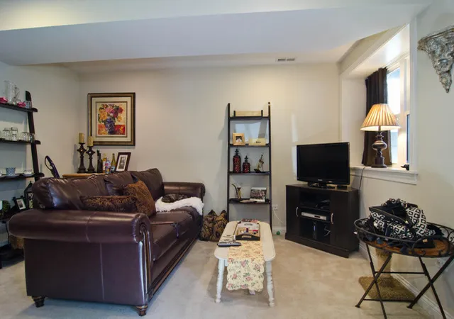 Listing Photo 3 - Condo for sale in building located at 2335 W Iowa St, Chicago, IL 60622 - Unit #1G