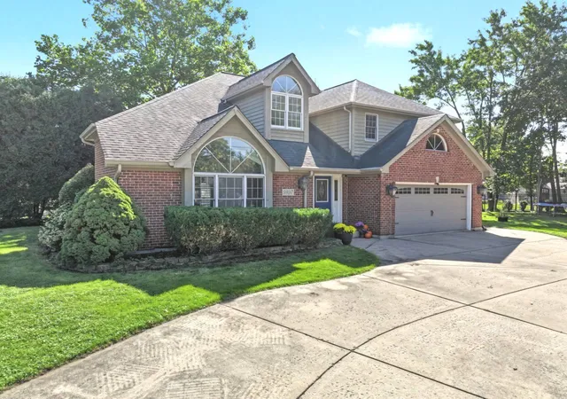 Photo 2 of Single family home for sale at 5937 Boundary Rd, Downers Grove, IL 60516 | MLS# 12776262 | Listing updated on 2026-10-22