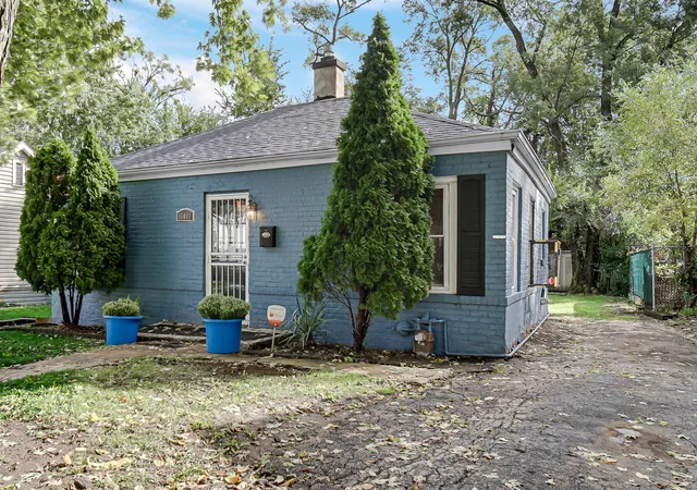 Photo 1 of Single family home for sale at 15041 Riverside Dr, South Holland, IL 60473 | MLS# 12776268 | Listing updated on 2026-10-03