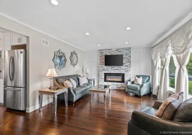Photo 3 of Single family home for sale at 9120 S Clifton Park Ave, Evergreen Park, IL 60805 | MLS# 12776273 | Listing updated on 2026-10-07
