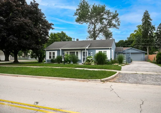 Photo 1 of Single family home for sale at 7101 W 115th Street, Worth, IL 60482 | MLS# 12776274 | Listing updated on 2026-10-03
