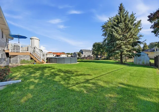 Photo 3 of Single family home for sale at 717 Lake Ct, New Lenox, IL 60451 | MLS# 12776275 | Listing updated on 2026-10-09