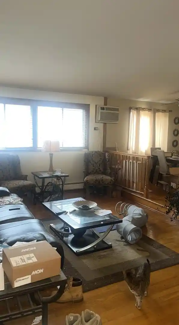 Listing Photo 2 - Condo for sale in 720 N Austin Blvd located at 720 N Austin Blvd, Oak Park, IL 60302 - Unit #2SW