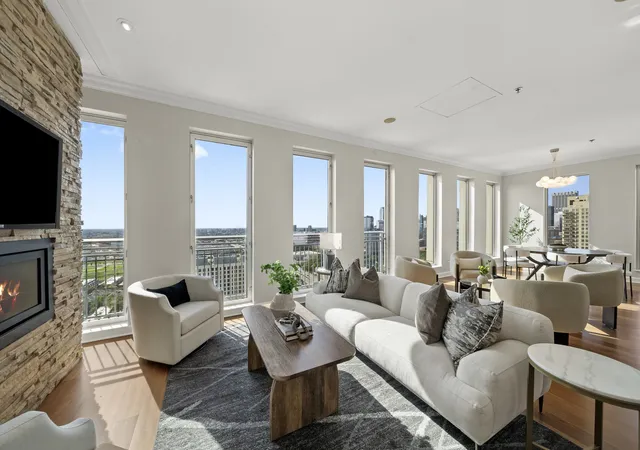 Listing Photo 3 - Condo for sale in building located at 1250 S Michigan Ave, Chicago, IL 60605 - Unit #2900