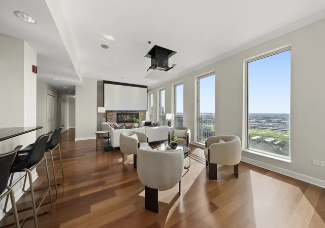 Listing Photo 4 - Condo for sale in building located at 1250 S Michigan Ave, Chicago, IL 60605 - Unit #2900