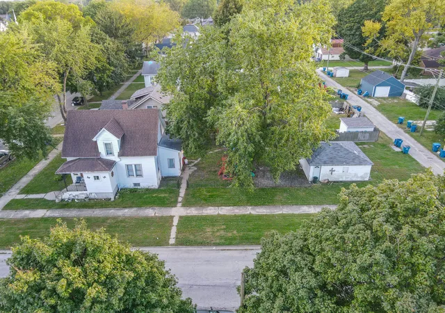 Photo 3 of Single family home for sale at 1203 S 4th Avenue, Kankakee, IL 60901 | MLS# 12776288 | Listing updated on 2026-10-03