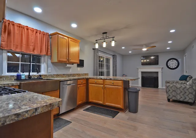 Photo 3 of Single family home for sale at 1070 Commercial Dr, Marseilles, IL 61341 | MLS# 12776293 | Listing updated on 2026-10-09