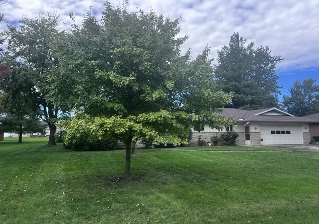 Photo 3 of Single family home for sale at 526 N 4th Street, Cissna Park, IL 60924 | MLS# 12776295 | Listing updated on 2026-10-09