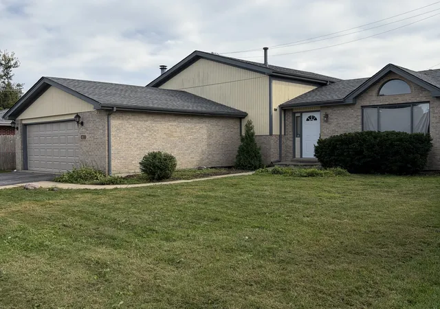 Single family home for sale at 4653 146th Street, Midlothian, IL 60445 | MLS# 12776304