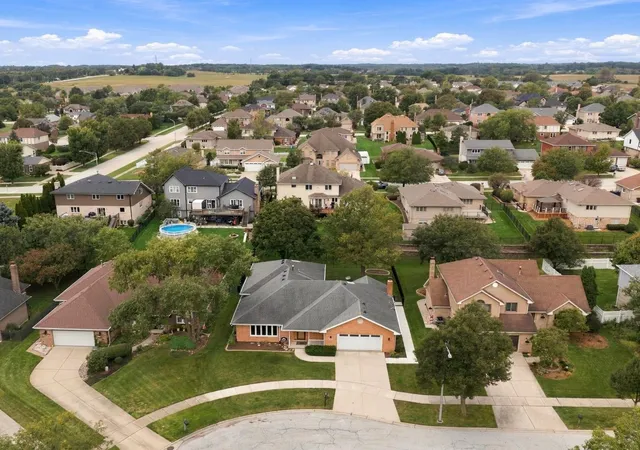 Photo 4 of Single family home for sale at 16432 Pear Ave, Orland Park, IL 60467 | MLS# 12776320 | Listing updated on 2026-10-03