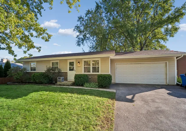 Single family home for sale at 889 Kane St, South Elgin, IL 60177 | MLS# 12776324