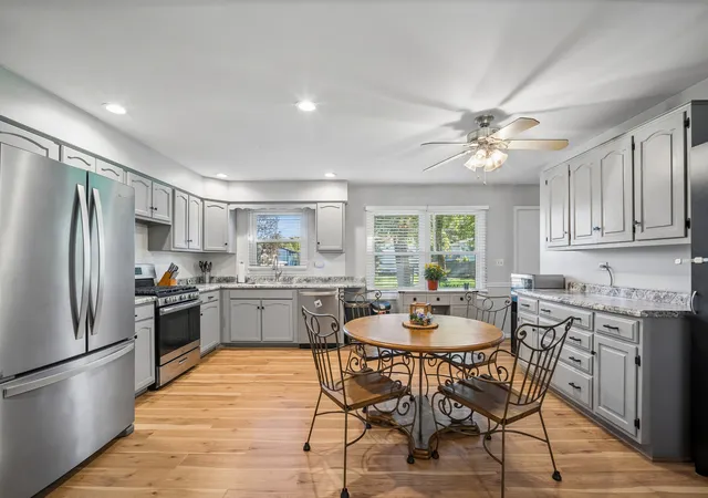 Photo 4 of Single family home for sale at 889 Kane St, South Elgin, IL 60177 | MLS# 12776324 | Listing updated on 2026-10-22