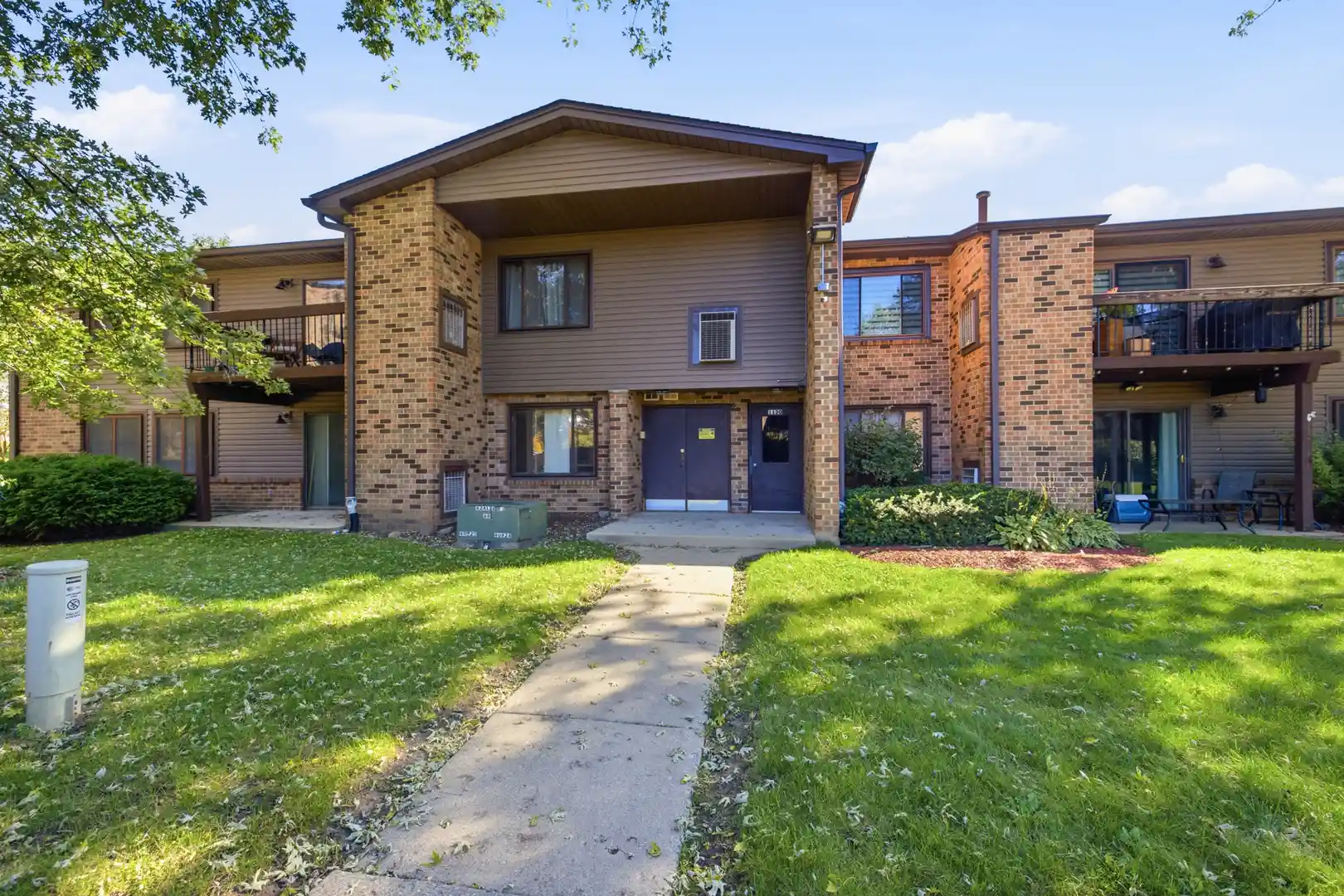 Listing Photo 2 - Condo for sale in 1130 E Randville Dr located at 1130 E Randville Dr, Palatine, IL 60074 - Unit #1B