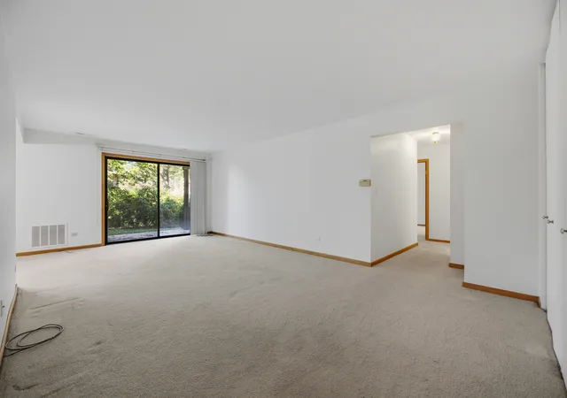 Listing Photo 5 - Condo for sale in building located at 1130 E Randville Dr, Palatine, IL 60074 - Unit #1B