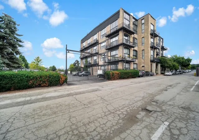 Photo 1 of Condo for sale at 2614 N Clybourn Ave #106, Chicago, IL 60614 | MLS# 12776331 | Listing updated on 2026-10-09