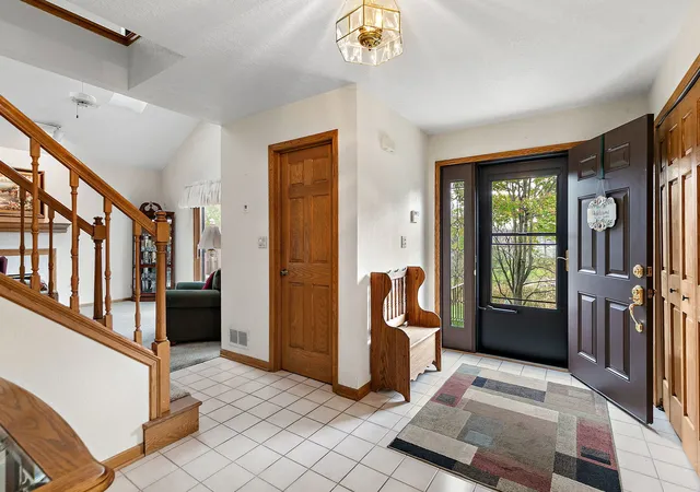 Photo 2 of Townhouse for sale at 2121 N Juniper Ln, Arlington Heights, IL 60004 | MLS# 12776338 | Listing updated on 2026-10-30