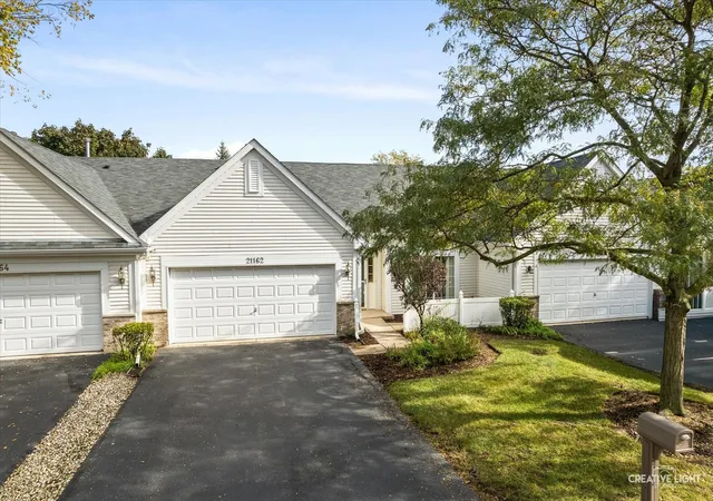 Photo 3 of Townhouse for sale at 21162 W Cypress Ln, Plainfield, IL 60544 | MLS# 12776339 | Listing updated on 2026-10-08