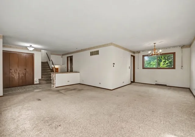 Photo 1 of Single family home for sale at 940 Ridgeland Ave, Mundelein, IL 60060 | MLS# 12776359 | Listing updated on 2026-10-05