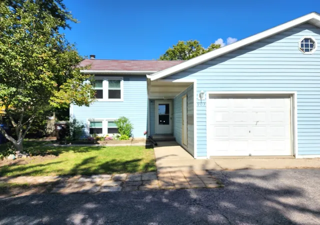 Photo 1 of Townhouse for sale at 903 E Liberty St, Wauconda, IL 60084 | MLS# 12776373 | Listing updated on 2026-10-07