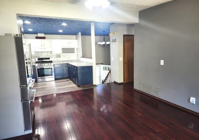 Photo 3 of Townhouse for sale at 903 E Liberty St, Wauconda, IL 60084 | MLS# 12776373 | Listing updated on 2026-10-07
