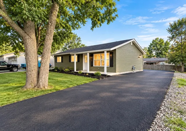 Photo 2 of Single family home for sale at 197 Hadleigh Rd, Bolingbrook, IL 60440 | MLS# 12776377 | Listing updated on 2026-10-04